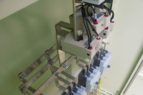 高邑配电柜-应急照明配电柜使用对工作人员的具